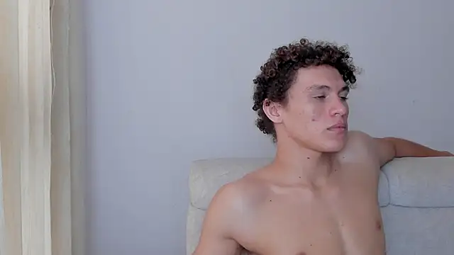 Snapshot of laurent_nova chatting on 02-15-25, 02:22 laurent nova online show from 02-15-25, 02:22