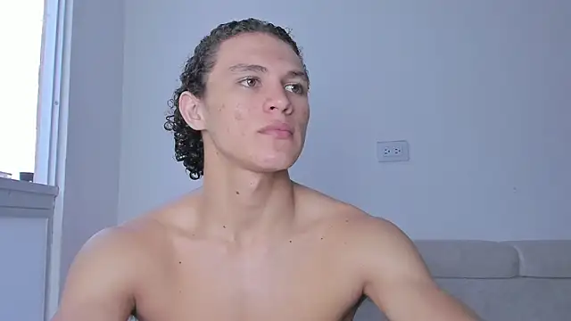 Snapshot of laurent_nova chatting on 02-19-25, 10:20 laurent nova online show from 02-19-25, 10:20