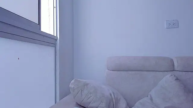 Snapshot of laurent_nova chatting on 02-20-25, 08:58 laurent nova online show from 02-20-25, 08:58