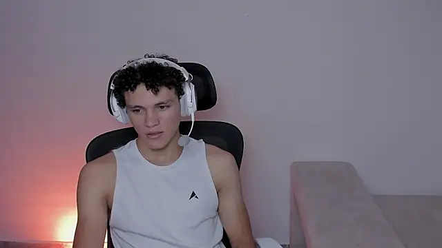 Snapshot of laurent_nova chatting on 09-08-25, 06:18 laurent nova online show from 09-08-25, 06:18