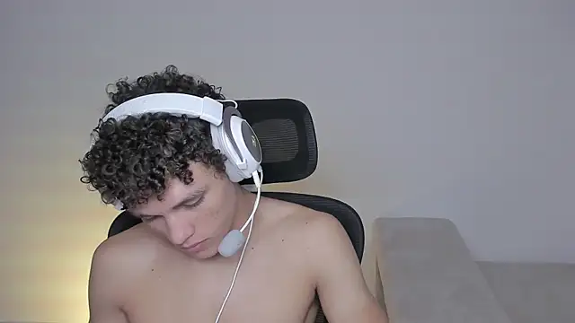 Snapshot of laurent_nova chatting on 09-11-25, 06:41 laurent nova online show from 09-11-25, 06:41