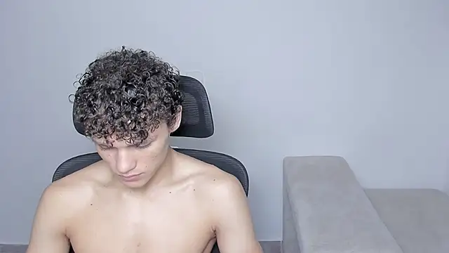 Snapshot of laurent_nova chatting on 09-16-25, 06:31 laurent nova online show from 09-16-25, 06:31