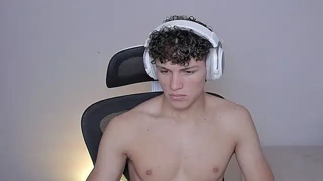 Snapshot of laurent_nova chatting on 10-10-25, 06:56 laurent nova online show from 10-10-25, 06:56