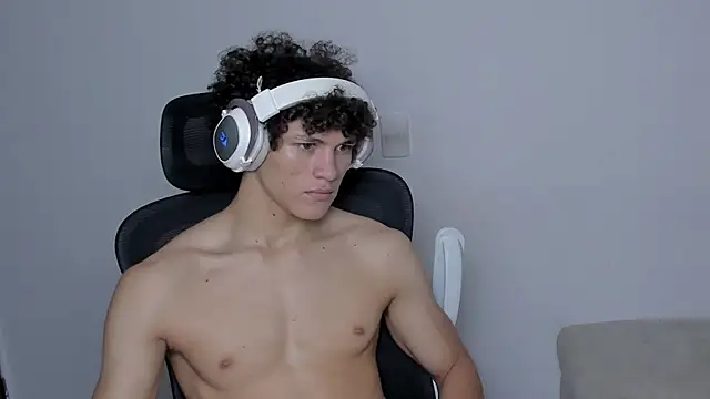 Snapshot of laurent_nova chatting on 11-08-25, 08:03 laurent nova online show from 11-08-25, 08:03