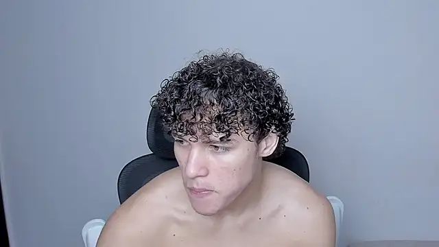 Snapshot of laurent_nova chatting on 11-11-25, 05:40 laurent nova online show from 11-11-25, 05:40