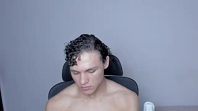 Snapshot of laurent_nova chatting on 11-17-25, 08:25 laurent nova online show from 11-17-25, 08:25