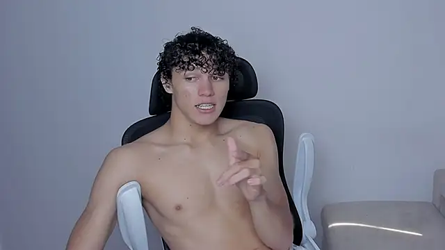 Snapshot of laurent_nova chatting on 11-23-25, 05:57 laurent nova online show from 11-23-25, 05:57