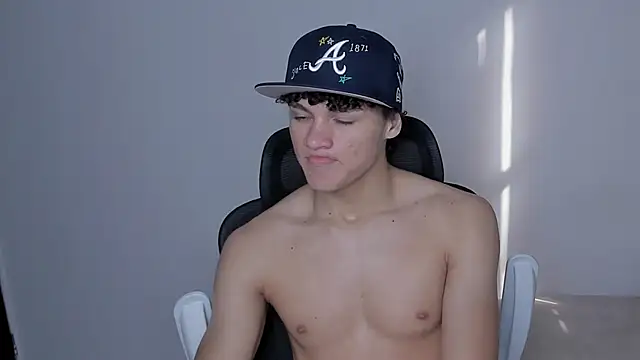 Snapshot of laurent_nova chatting on 11-30-25, 06:56 laurent nova online show from 11-30-25, 06:56