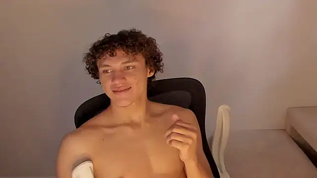 Snapshot of laurent_nova chatting on 12-16-25, 09:09 laurent nova online show from 12-16-25, 09:09