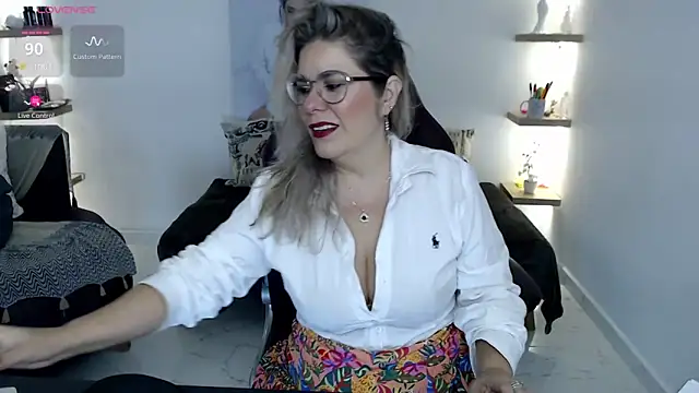 Snapshot of zehra_sanem chatting on 06-05-26, 07:30 zehra sanem online show from 06-05-26, 07:30