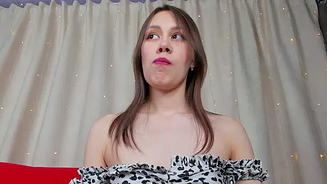 Snapshot of SofiaSolar chatting on 03-05-25, 11:38 SofiaSolar online show from 03-05-25, 11:38