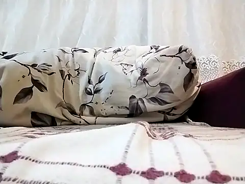 Snapshot of pedram95 chatting on 10-26-25, 06:14 pedram95 online show from 10-26-25, 06:14