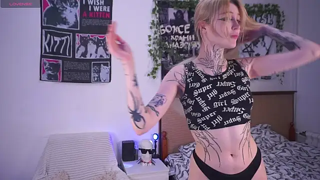 fraulein mooon online show from 07-30-26, 07:57