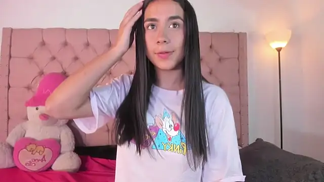 xanna sweet online show from 02-15-25, 04:56