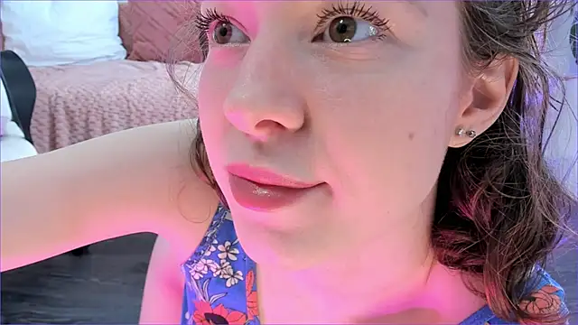 Viktoria Oliverr online show from 03-19-25, 07:40