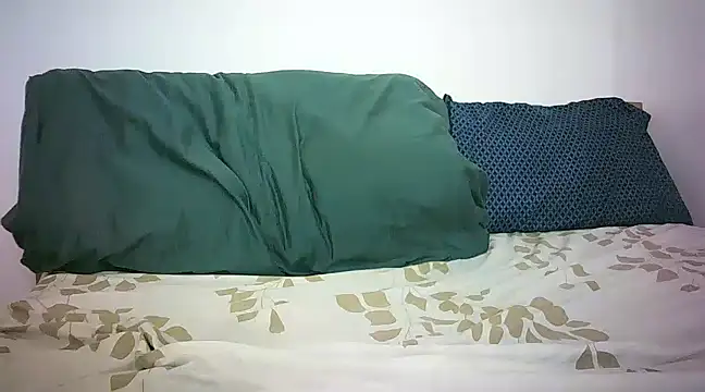 Cryaluna online show from 12-18-24, 12:07