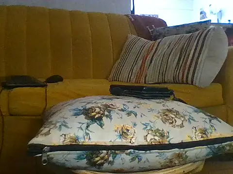 Snapshot of sherry_anne chatting on 06-20-26, 10:29 sherry anne online show from 06-20-26, 10:29