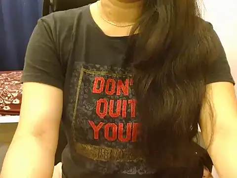 Snapshot of priya__81 chatting on 01-09-25, 05:00 priya 81 online show from 01-09-25, 05:00