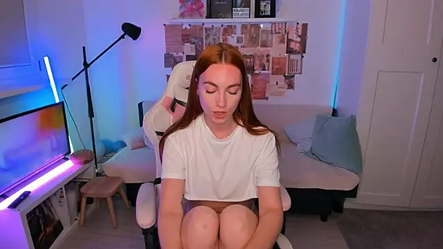 Mia Madden online show from 04-26-26, 02:20