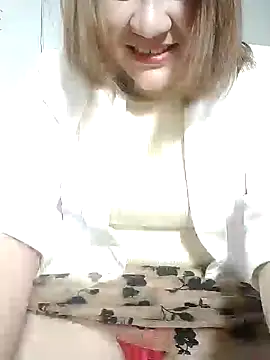 Snapshot of Rose_DiDi chatting on 02-05-25, 01:11 Rose DiDi online show from 02-05-25, 01:11