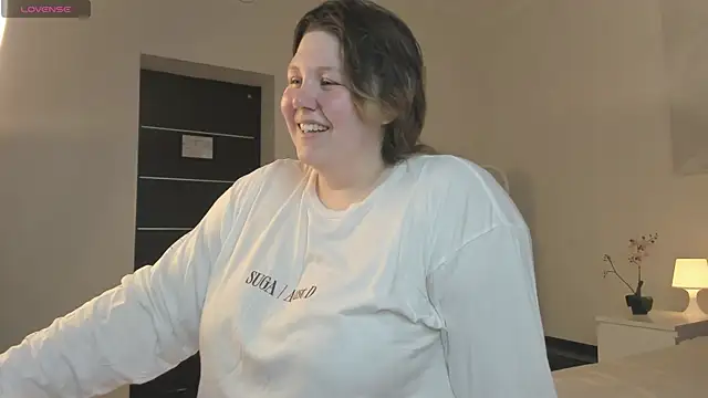 Snapshot of Ruth_Oliver chatting on 07-18-26, 09:24 Ruth Oliver online show from 07-18-26, 09:24