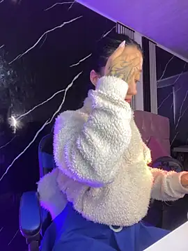 Ady 18 online show from 11-29-25, 03:59