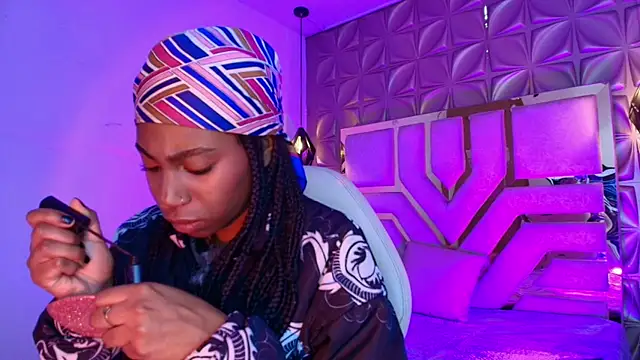 Queen perla  online show from 04-23-26, 12:29