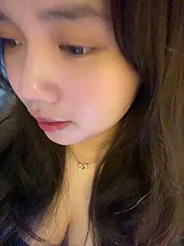 Hotellinh12 online show from 10-09-25, 05:22