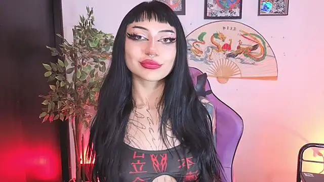 Snapshot of catipetite chatting on 05-23-26, 11:25 catipetite online show from 05-23-26, 11:25