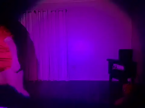 Snapshot of Milfshakecafe chatting on 12-07-24, 05:15 Milfshakecafe online show from 12-07-24, 05:15