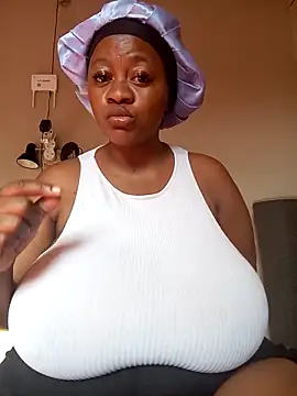 Snapshot of Chubbykarisma27 chatting on 03-06-25, 02:18 Chubbykarisma27 online show from 03-06-25, 02:18