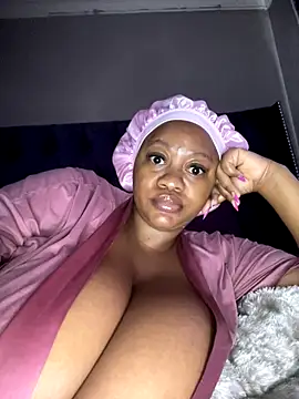 Snapshot of Chubbykarisma27 chatting on 12-05-25, 03:37 Chubbykarisma27 online show from 12-05-25, 03:37