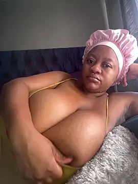 Snapshot of Chubbykarisma27 chatting on 02-26-26, 06:56 Chubbykarisma27 online show from 02-26-26, 06:56