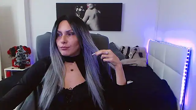 Snapshot of EvelynQueenn chatting on 01-07-25, 05:54 EvelynQueenn online show from 01-07-25, 05:54