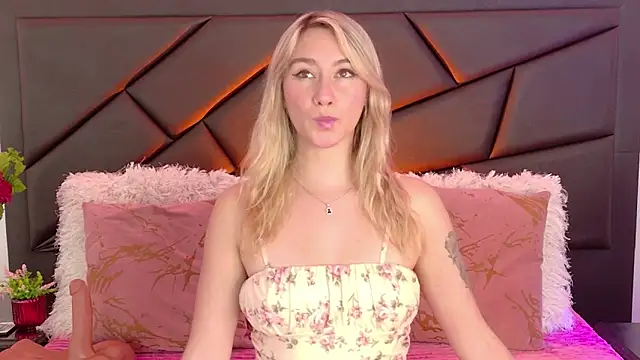 MaryDeniro online show from 04-10-26, 08:13