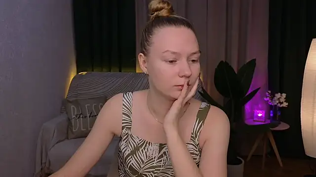 CarolynCohen   online show from 12-02-24, 01:47