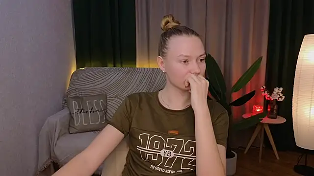 CarolynCohen   online show from 12-06-24, 04:58