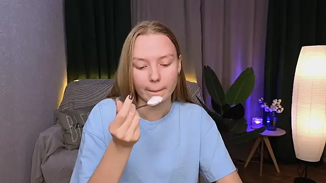 CarolynCohen   online show from 12-10-24, 10:28