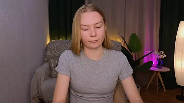 CarolynCohen   online show from 02-03-25, 04:57