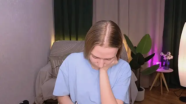 CarolynCohen   online show from 02-12-25, 02:14