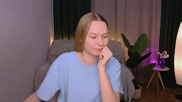 CarolynCohen   online show from 02-12-25, 05:15