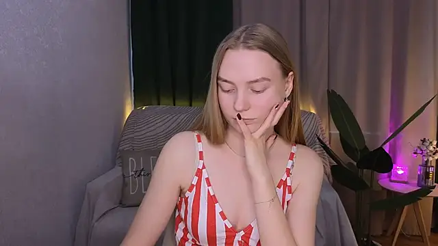 CarolynCohen   online show from 03-06-25, 05:14