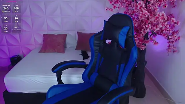 lizowenn  online show from 06-05-26, 07:41
