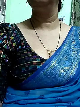 Snapshot of Rosy-B chatting on 12-28-24, 12:36 Rosy-B online show from 12-28-24, 12:36