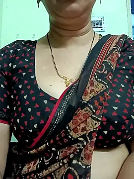 Snapshot of Rosy-B chatting on 03-04-25, 09:54 Rosy-B online show from 03-04-25, 09:54