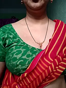 Snapshot of Rosy-B chatting on 11-27-25, 12:46 Rosy-B online show from 11-27-25, 12:46