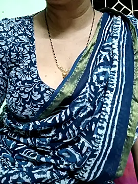 Snapshot of Rosy-B chatting on 04-30-26, 01:50 Rosy-B online show from 04-30-26, 01:50