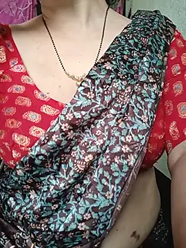 Snapshot of Rosy-B chatting on 05-15-26, 11:45 Rosy-B online show from 05-15-26, 11:45