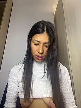 Snapshot of Valentinabaker chatting on 05-01-26, 02:10 Valentinabaker online show from 05-01-26, 02:10