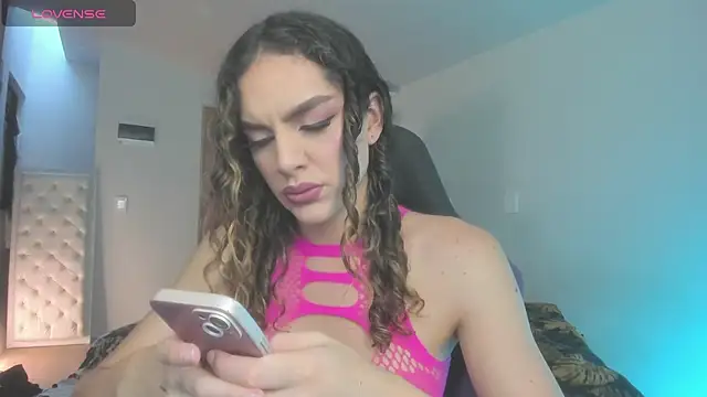 Snapshot of mariiahneedles chatting on 06-29-26, 10:54 mariiahneedles online show from 06-29-26, 10:54